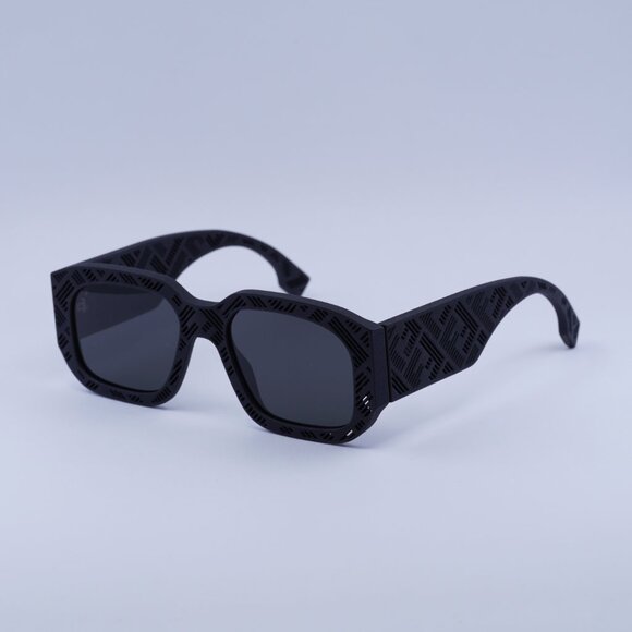 🕶️ New Fendi FE40113I 02A Sunglasses - Matte Black Frame, Smoke Lenses